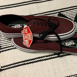 Maroon Vans men’s size 8